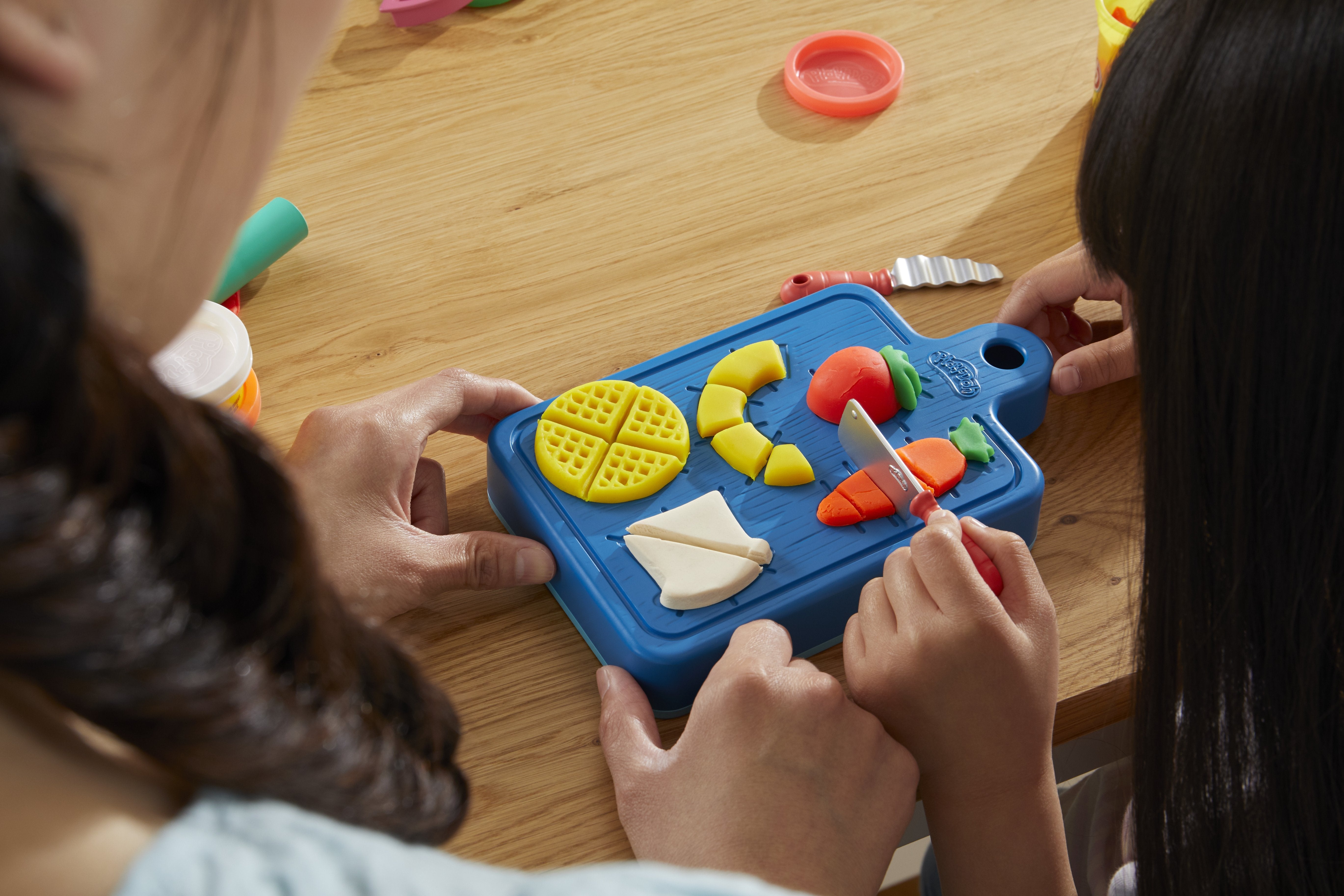 Hasbro Play-Doh Little Chef Starter Kit, Amasar F69045l0