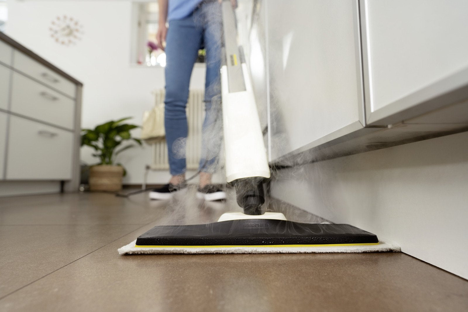 EAN 4054278990279 - Kärcher SC 2 UPRIGHT Fregona a vapor 0,4 L 1600 W Negro, Blanco imagen 5