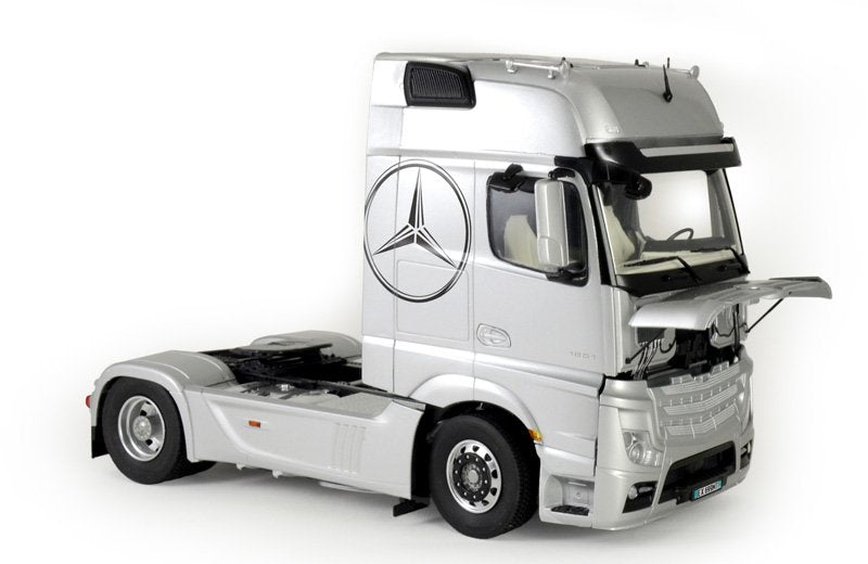 EAN 8001283039055 - Italeri Mercedes Benz Actros MP4 Gigaspace Modelo a escala de camión/tráiler Kit de montaje 1:24 imagen 5