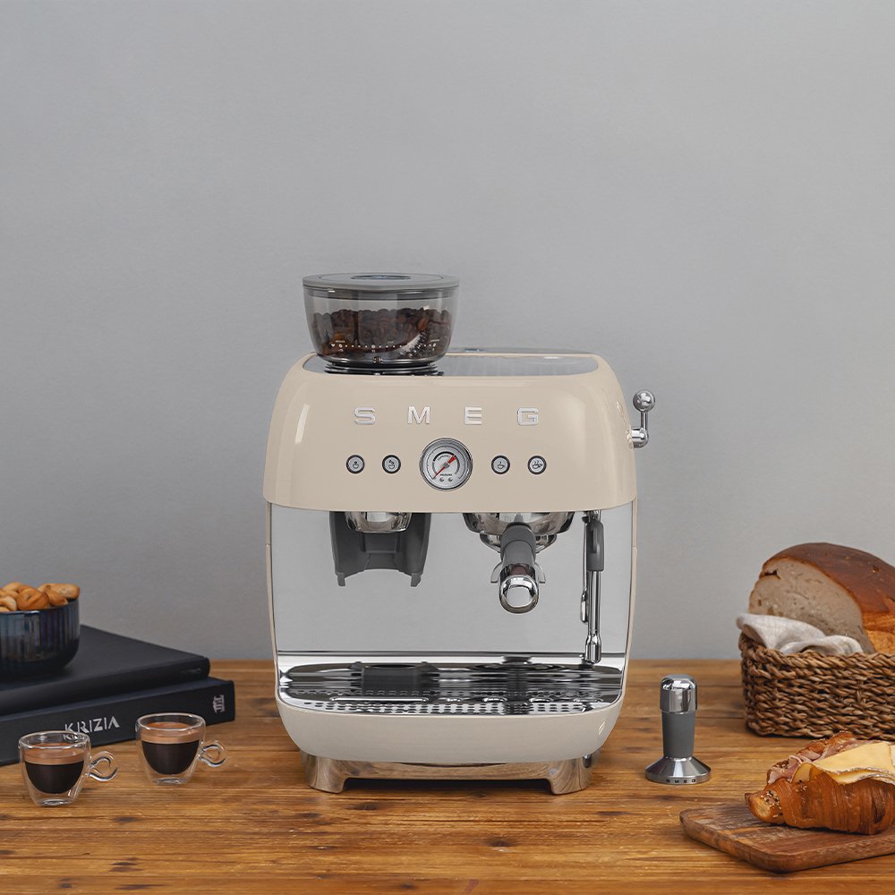 EAN 8017709329839 - Smeg EGF03CREU cafetera eléctrica Manual Máquina espresso 2,4 L imagen 6