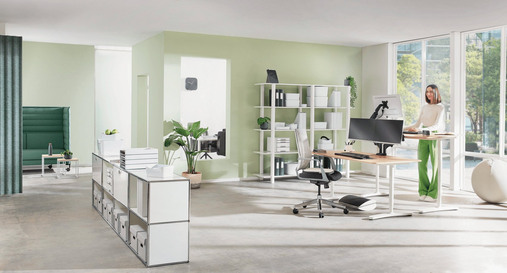 EAN 4002432134687 - Leitz 65370089 soporte para monitor 81,3 cm (32") Escritorio Gris imagen 3