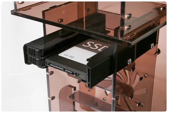 EAN 0884826001638 - Icy Dock MB082SP base de conexión para disco duro Negro imagen 10