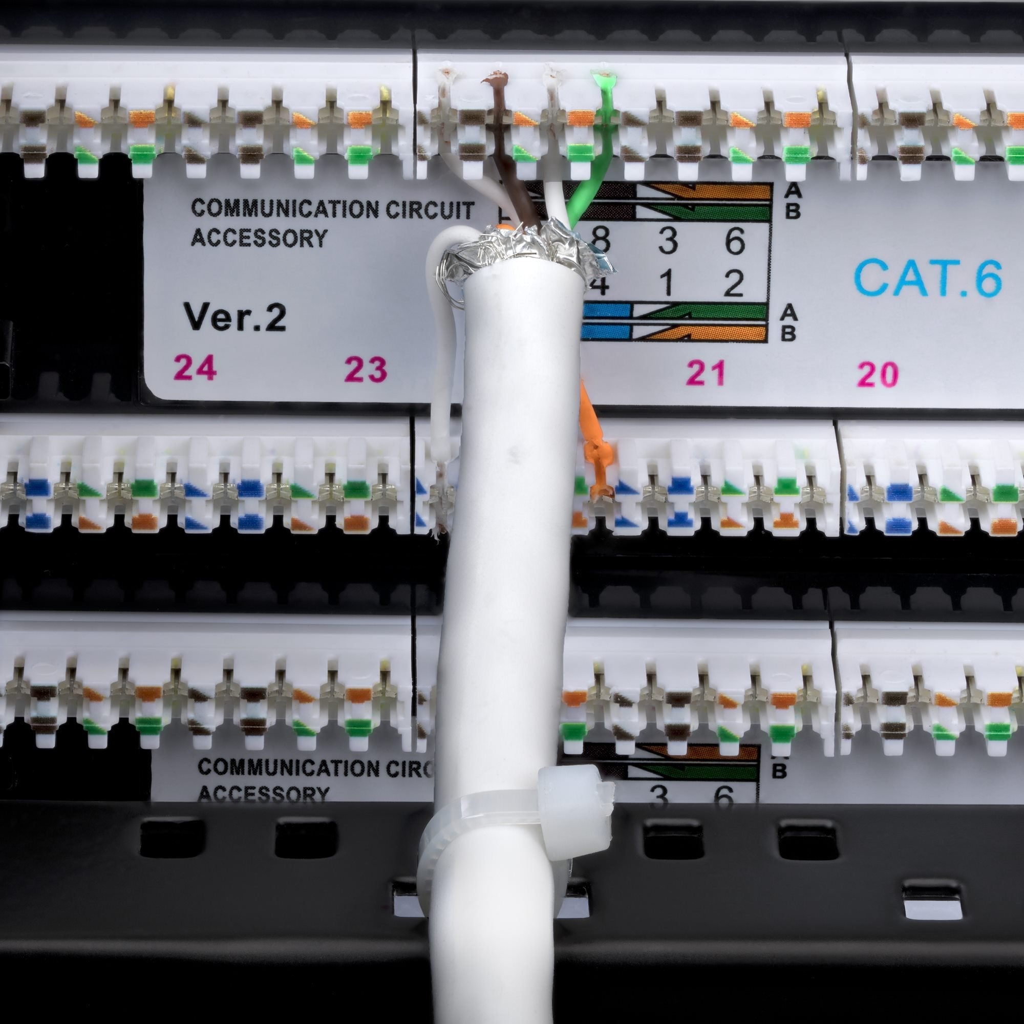 Panel De Parcheo 2u De 48 Puertos Cat6 Rj45 - Utp -Tipo 110