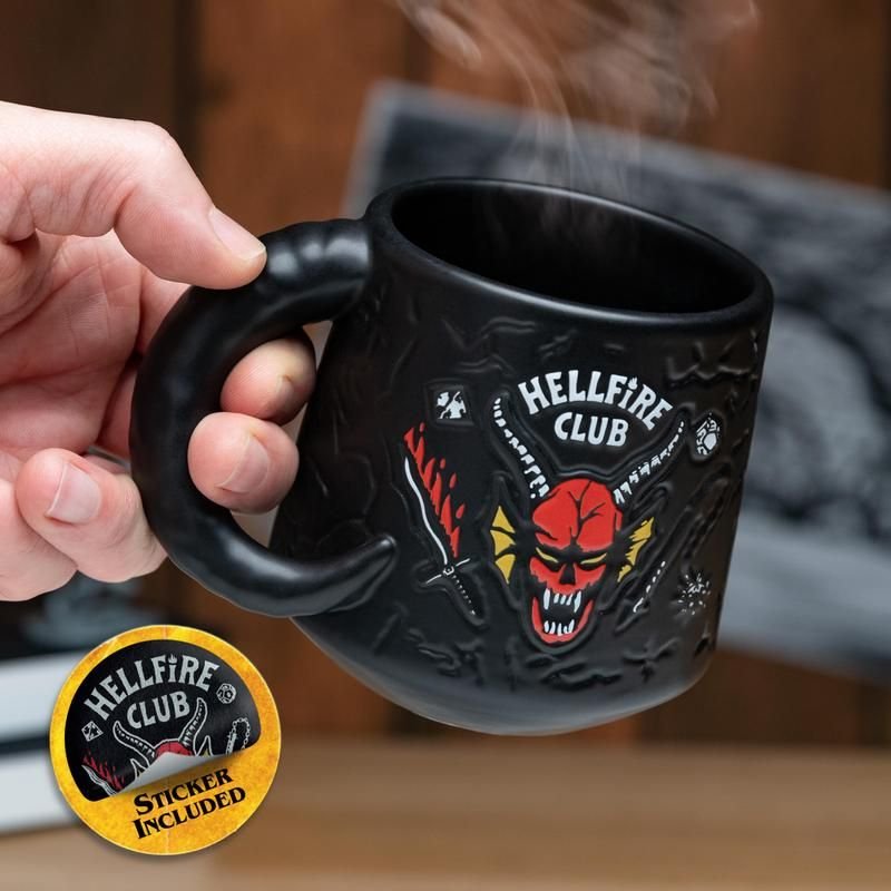 Taza Con Relieve Paladone Stranger Things Hellfire Club