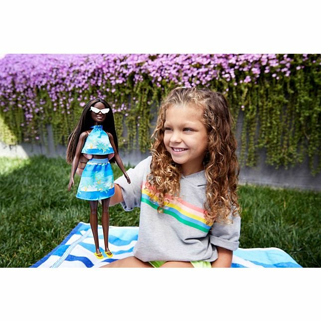 Mattel Muñeca Barbie Loves The Ocean Con Estampado De Océanos Rock & Top Grb37