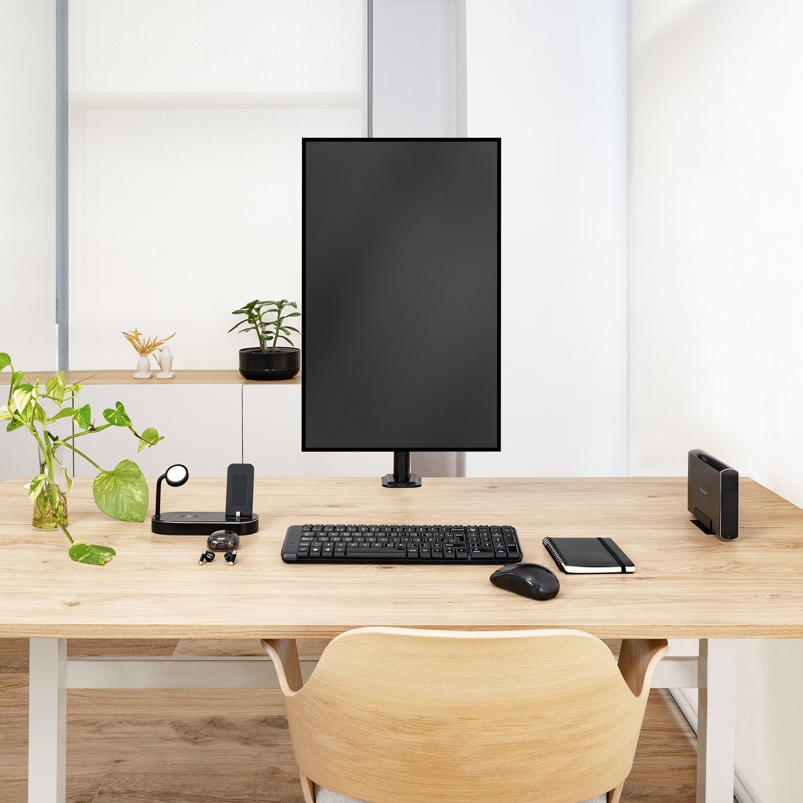 Soporte De Mesa Para Monitor Tooq Db1130tn-B Giratorio Inclinable Hasta 10kg