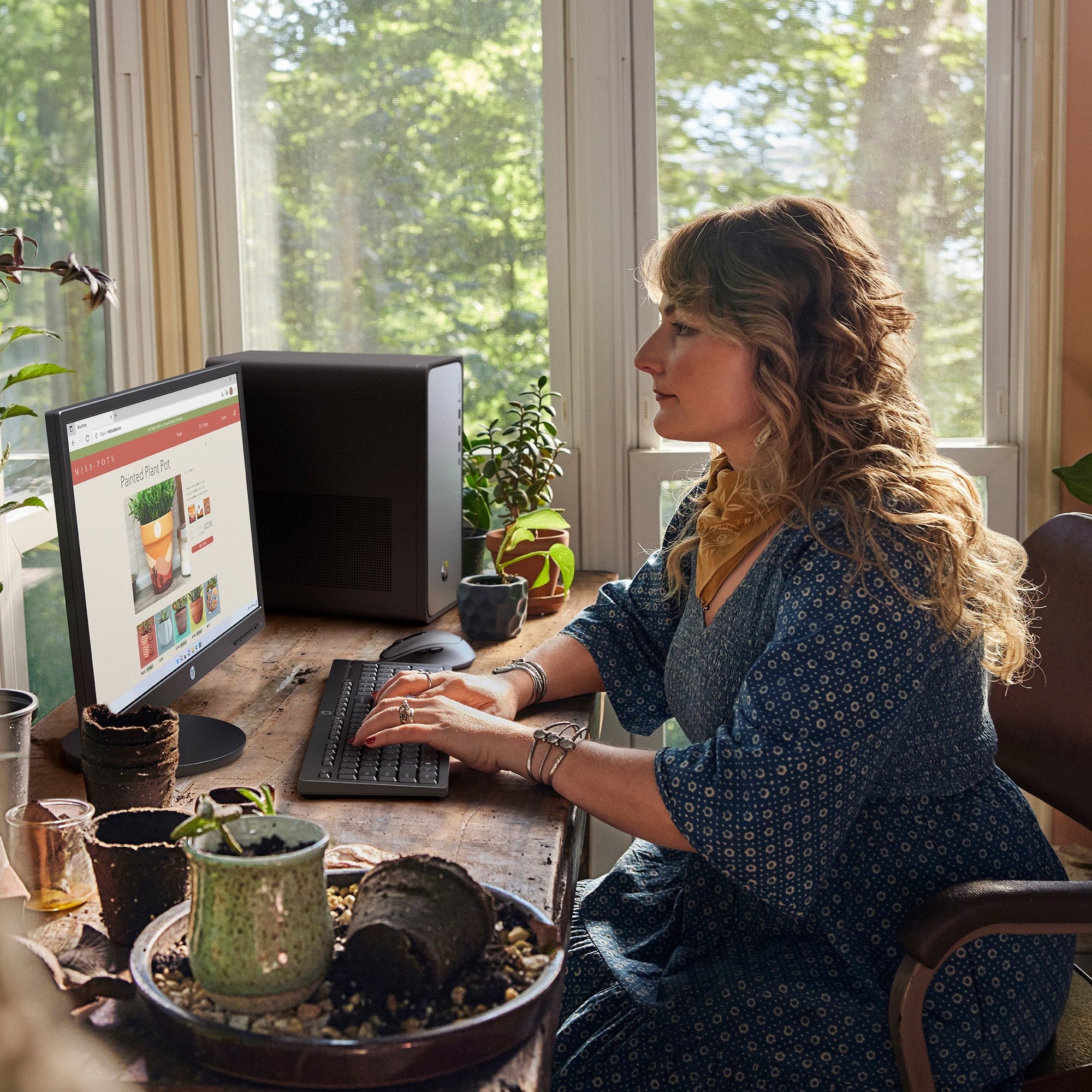 Pc Hp Omnidesk Desktop M02-0015ns Intel Core I5-14400 16gb 1tb Ssd Sin Sistema Operativo