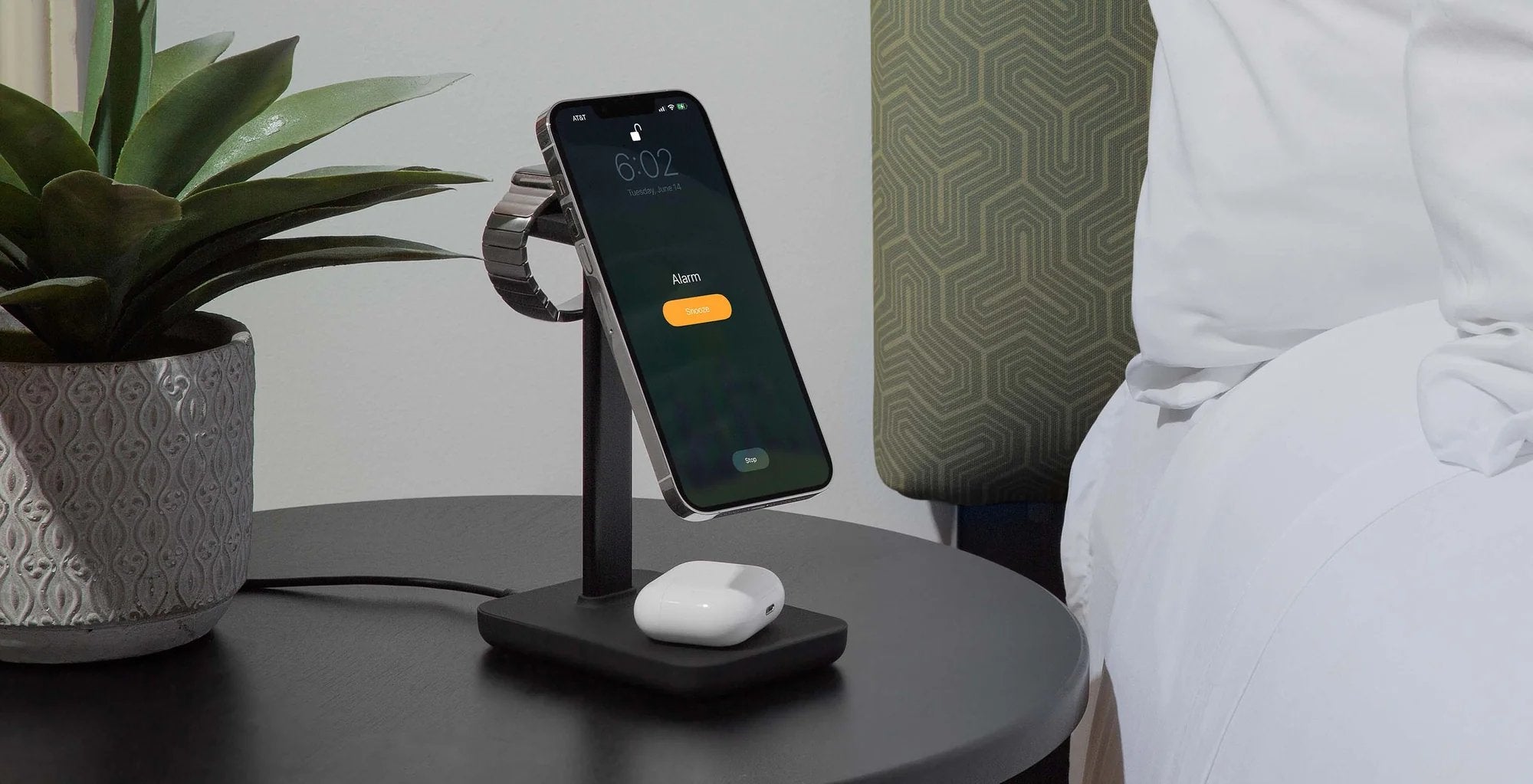 EAN 0811370024110 - Twelve South HiRise 3 Auriculares, Smartphone, Reloj inteligente Negro USB Cargador inalámbrico Interior imagen 2