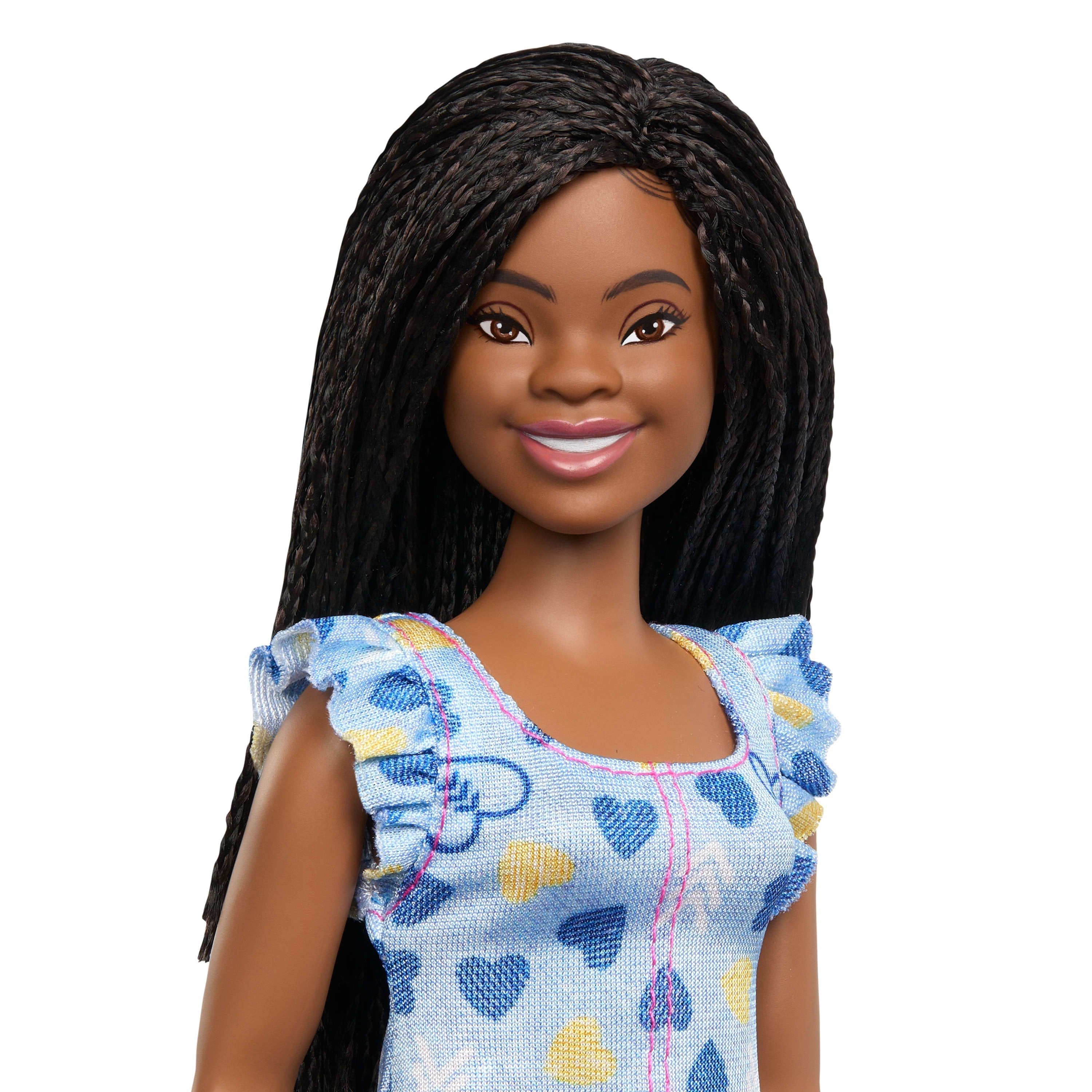 Muñeca Mattel Barbie Fashionistas Con Síndrome De Down Con Vestido De Corazón