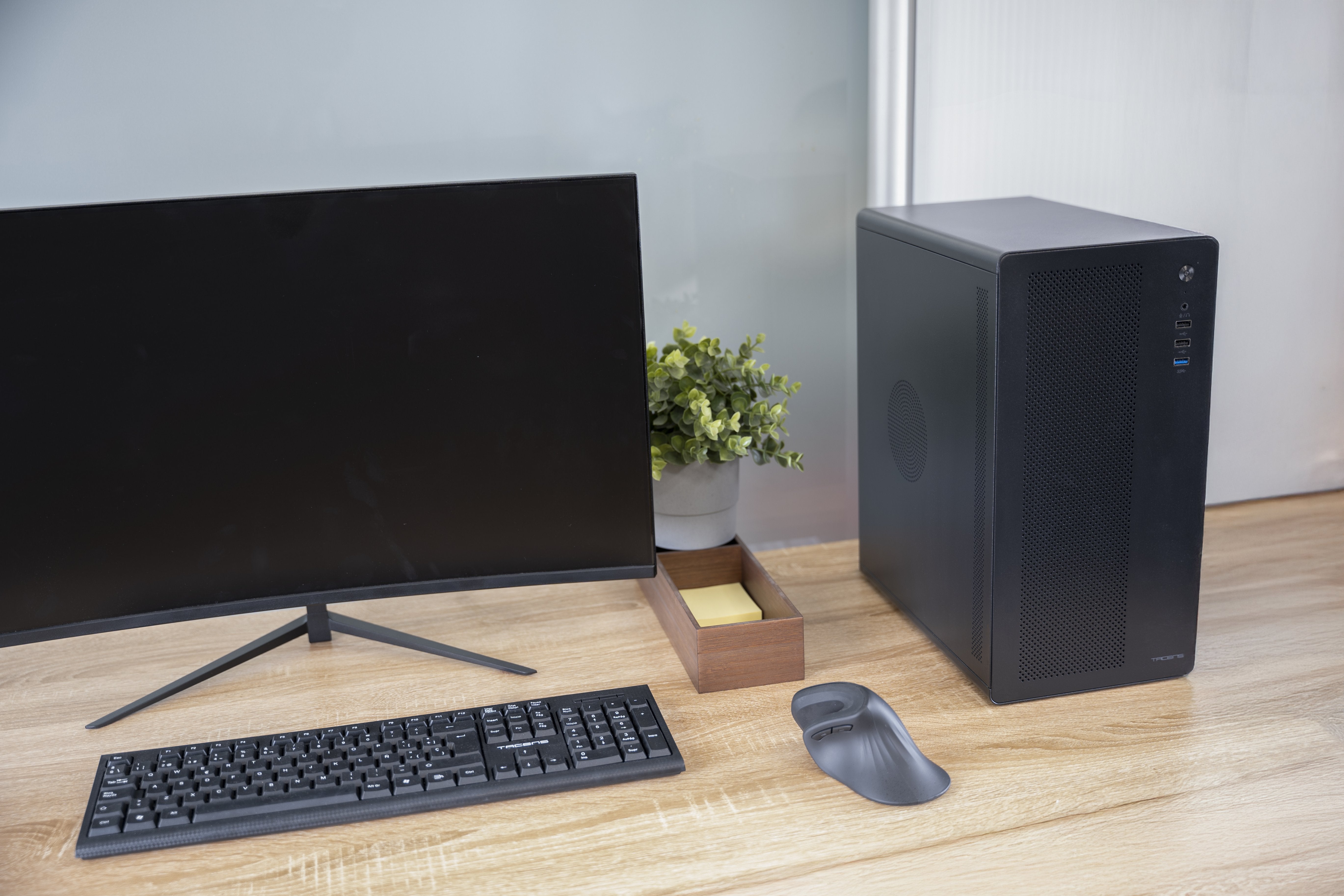 Caja Microatx Aerom Tacens Bahías Int: 1x3'5, 3x2'5/ 1xusb3.0, 2xusb2.0/ Audio In-Out