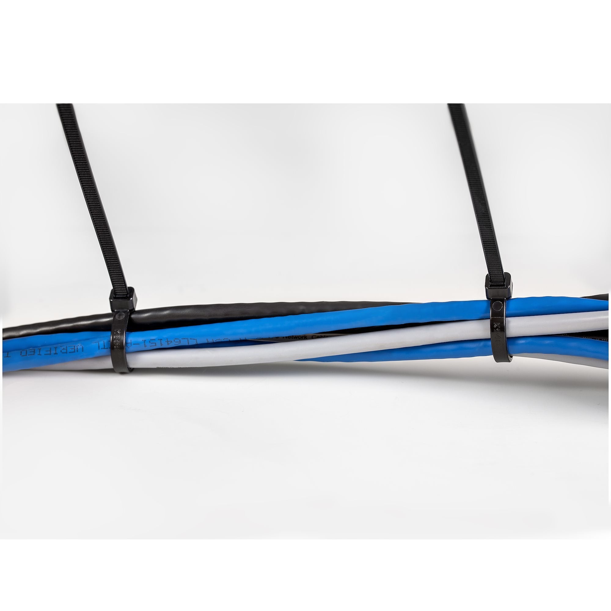 EAN 0065030890625 - StarTech.com CBMZT8B presilla Brida reutilizable Nylon, Plástico Negro 100 pieza(s) imagen 5