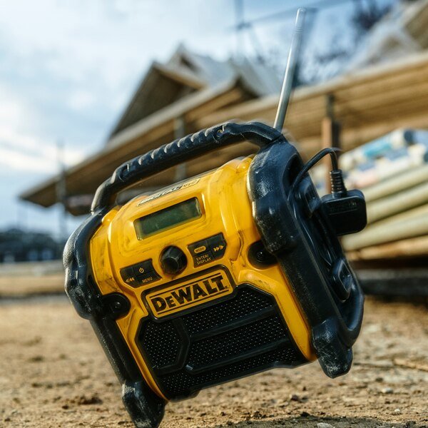 Radio Dewalt Dcr020-Qw  Portátil Digital Negro, Amarillo