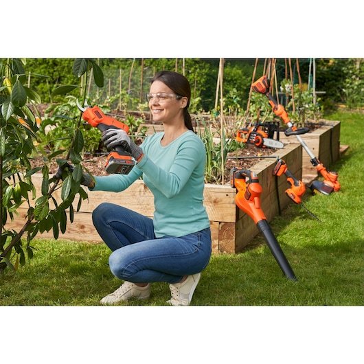 Cizalla Eléctrica Black & Decker Akku-Gartenschere 18v/2.0ah Bcpp18d1