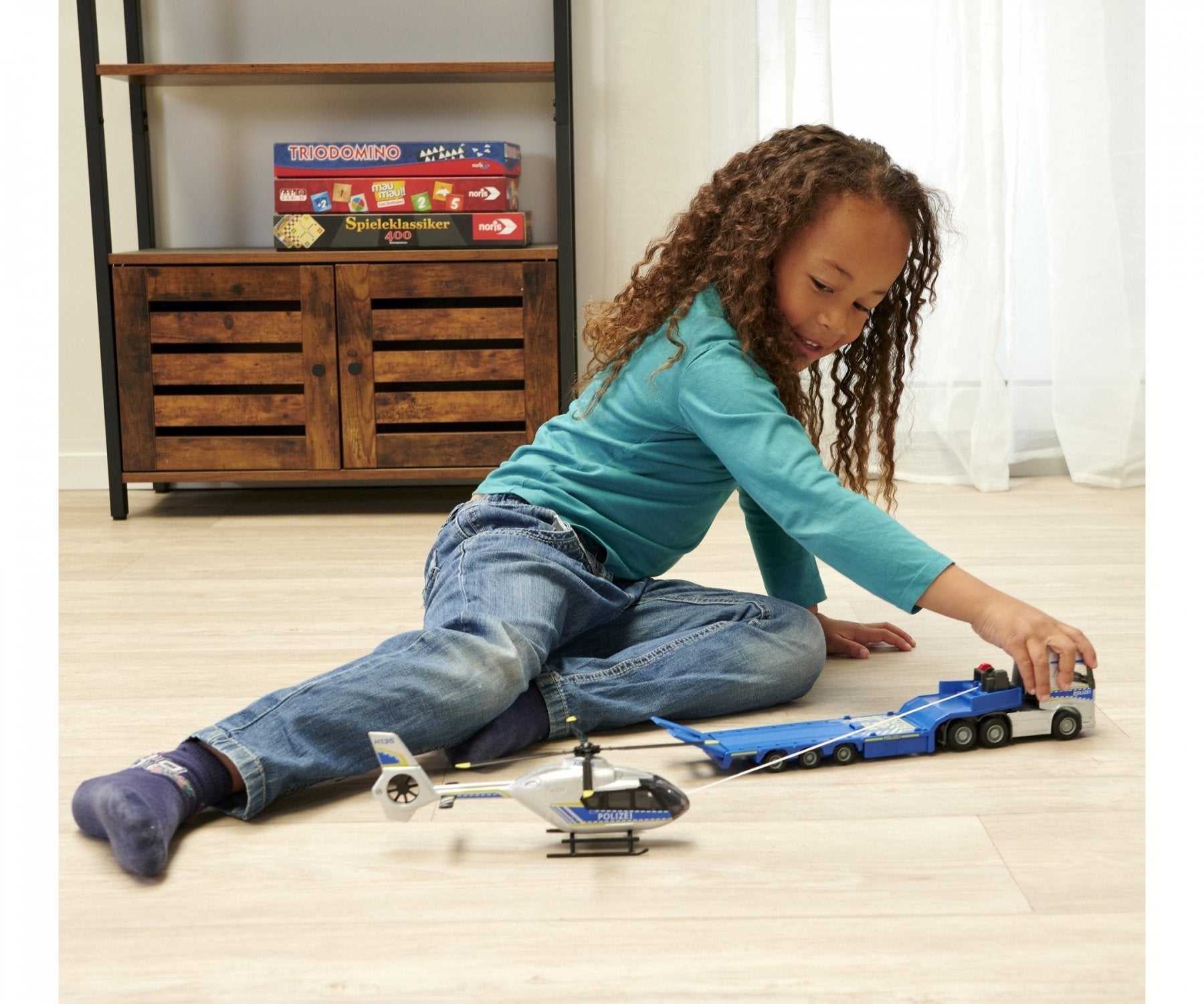EAN 3467452068267 - Majorette Volvo Truck + Airbus Police Helicopter imagen 6