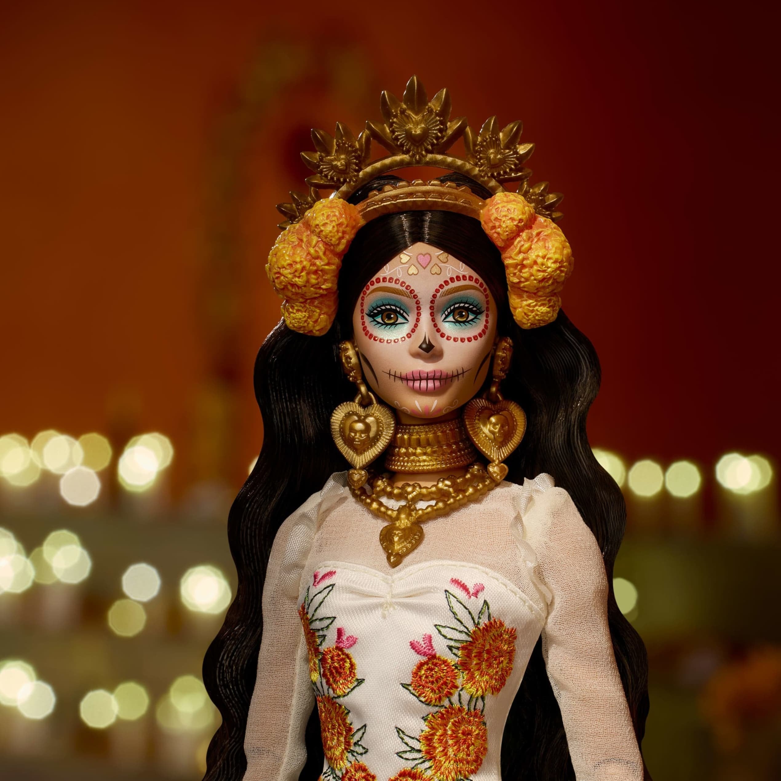 Muñeca  Barbie Signature Dia De Muertos 2025 Con Vestido Color Crema Con Volantes Jbj05