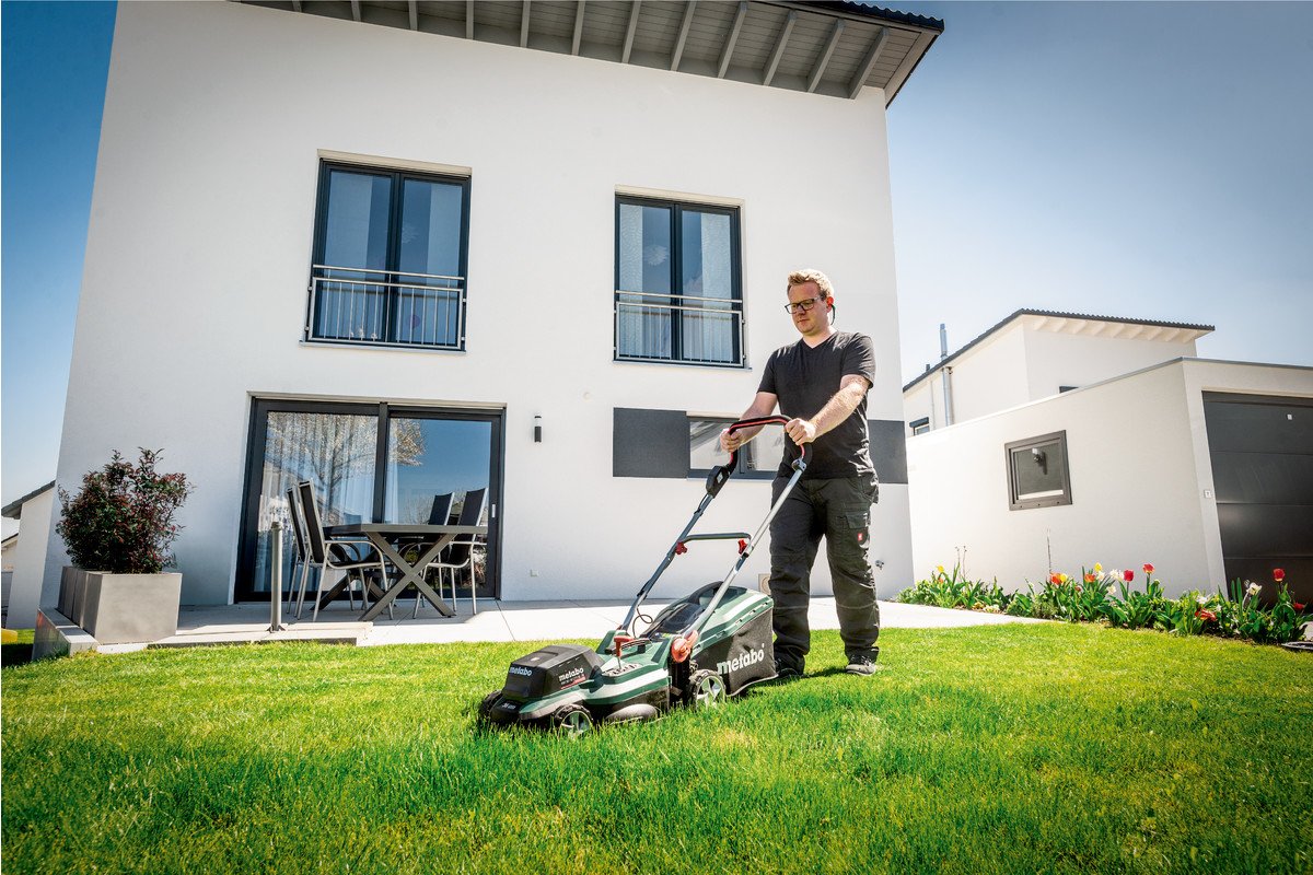 Cortacésped  Metabo Rm 36-18 Ltx Bl 36  De Empuje A Gasolina Batería Negro