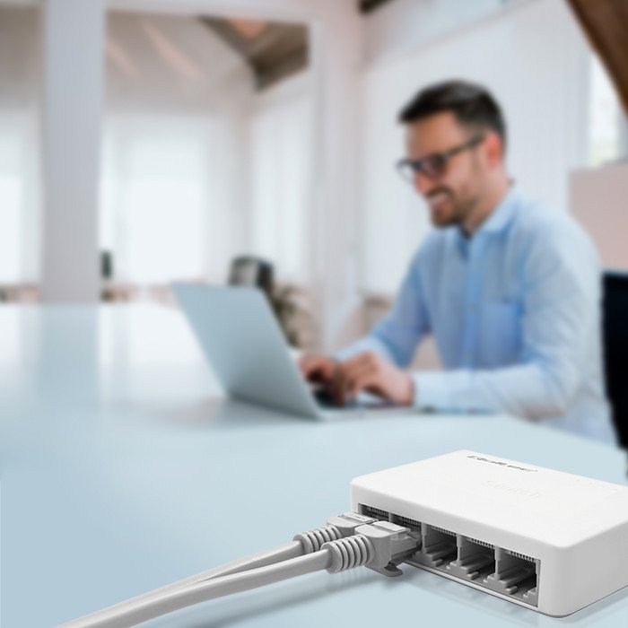 EAN 5901878522470 - Qoltec 52247 switch No administrado Blanco imagen 2