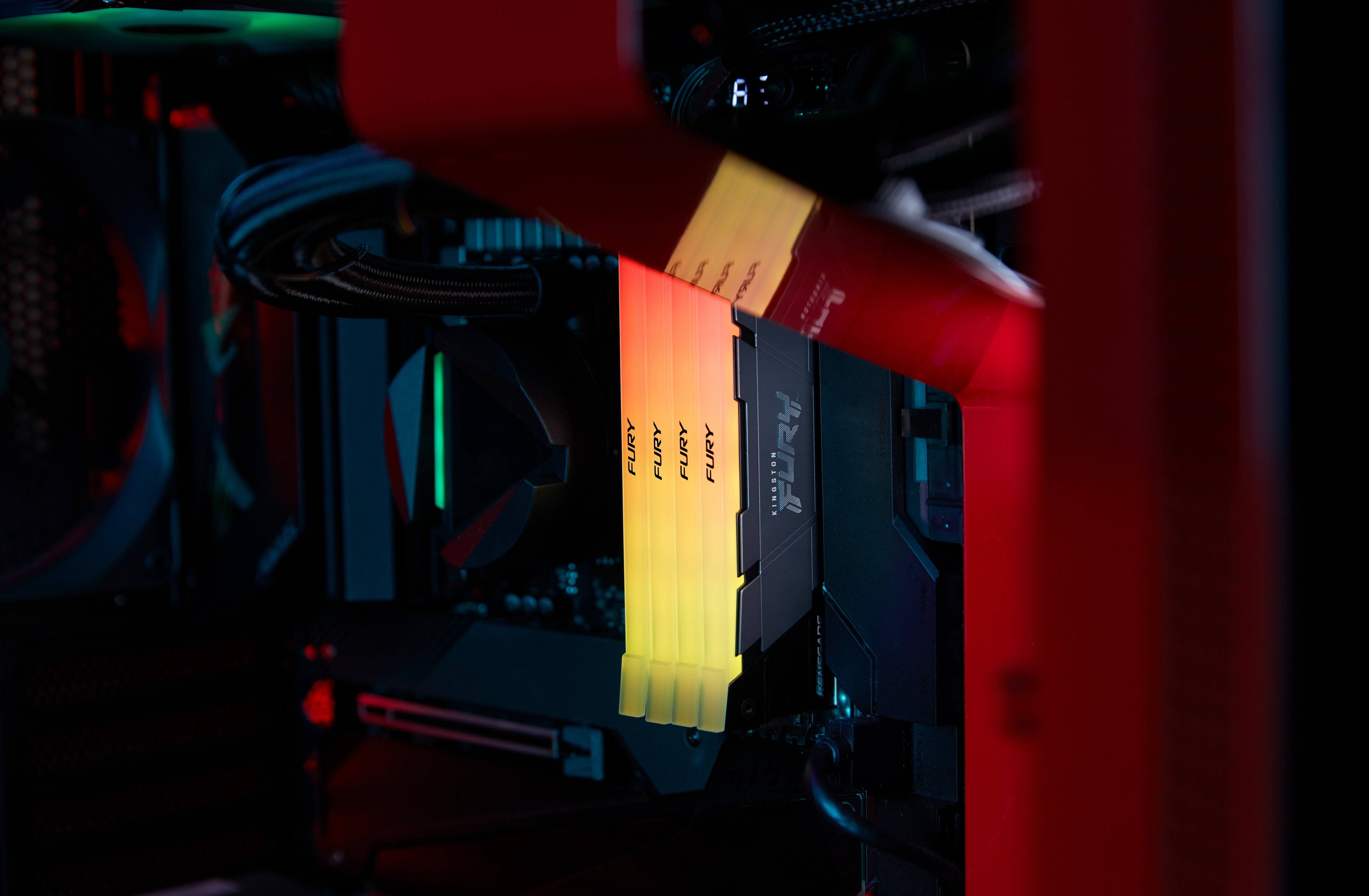 EAN 0740617338263 - Kingston Technology FURY Renegade RGB módulo de memoria 2 x 8 GB 4266 MT/s 288-pin DIMM imagen 7