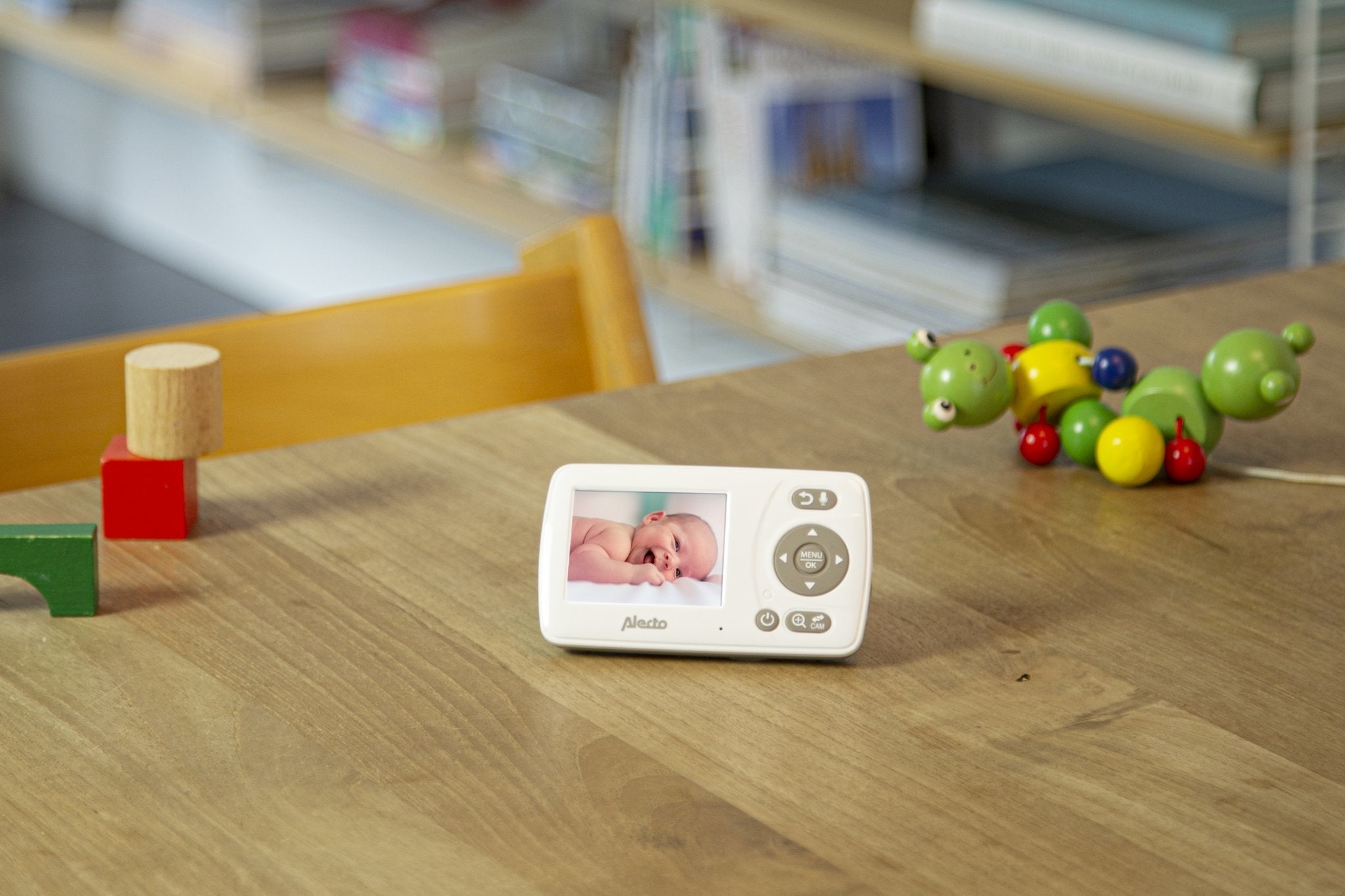 EAN 8712412585823 - Alecto DVM-71 video-monitor para bebés Gris pardo, Blanco imagen 13