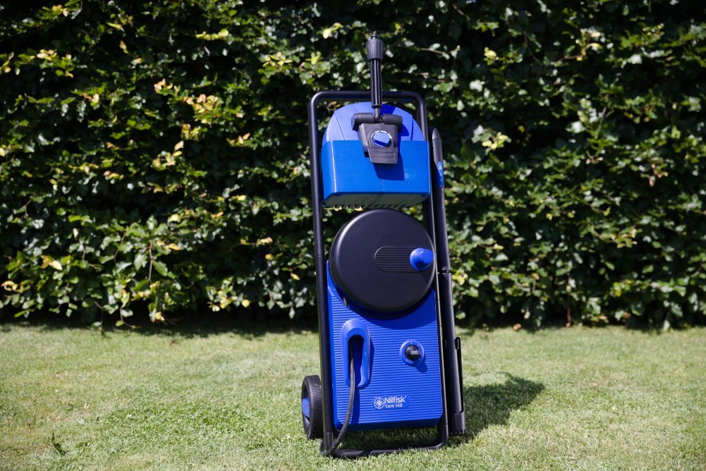 EAN 5715492223770 - Nilfisk CORE 140 Limpiadora de alta presión o Hidrolimpiadora Vertical Eléctrico 474 l/h Negro, Azul imagen 9
