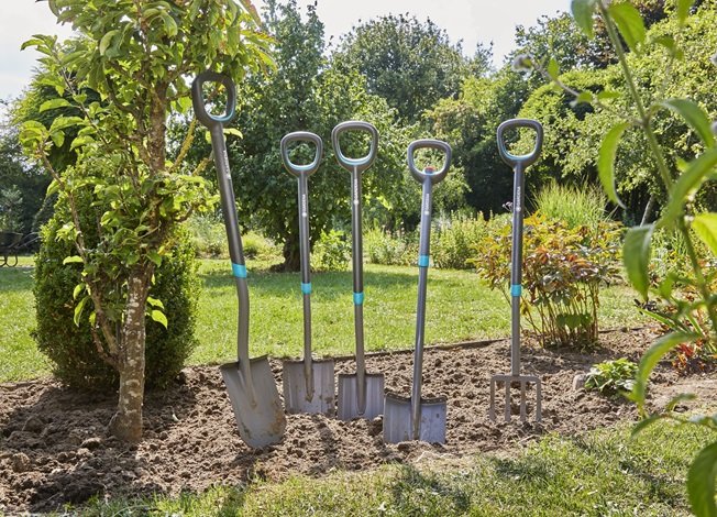EAN 4078500042840 - Gardena 17012-20 pala y paleta Pala de metal con cabeza puntiaguda ergonómica para drenaje Acero Negro imagen 2