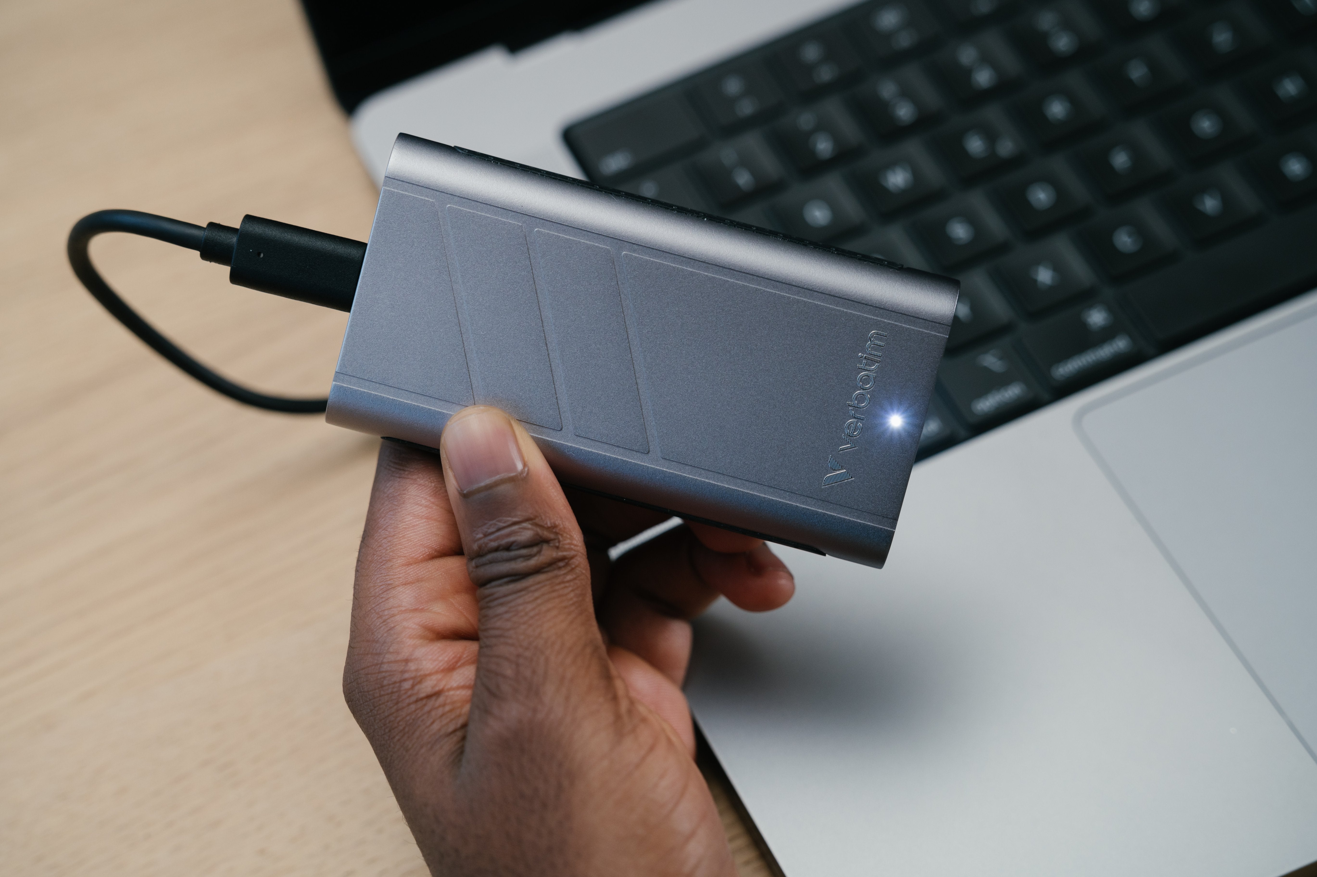 EAN 0023942320234 - Verbatim TurboMetal SSD USB4 4TB USB Tipo C USB4 Gen 2x2 Plata imagen 4