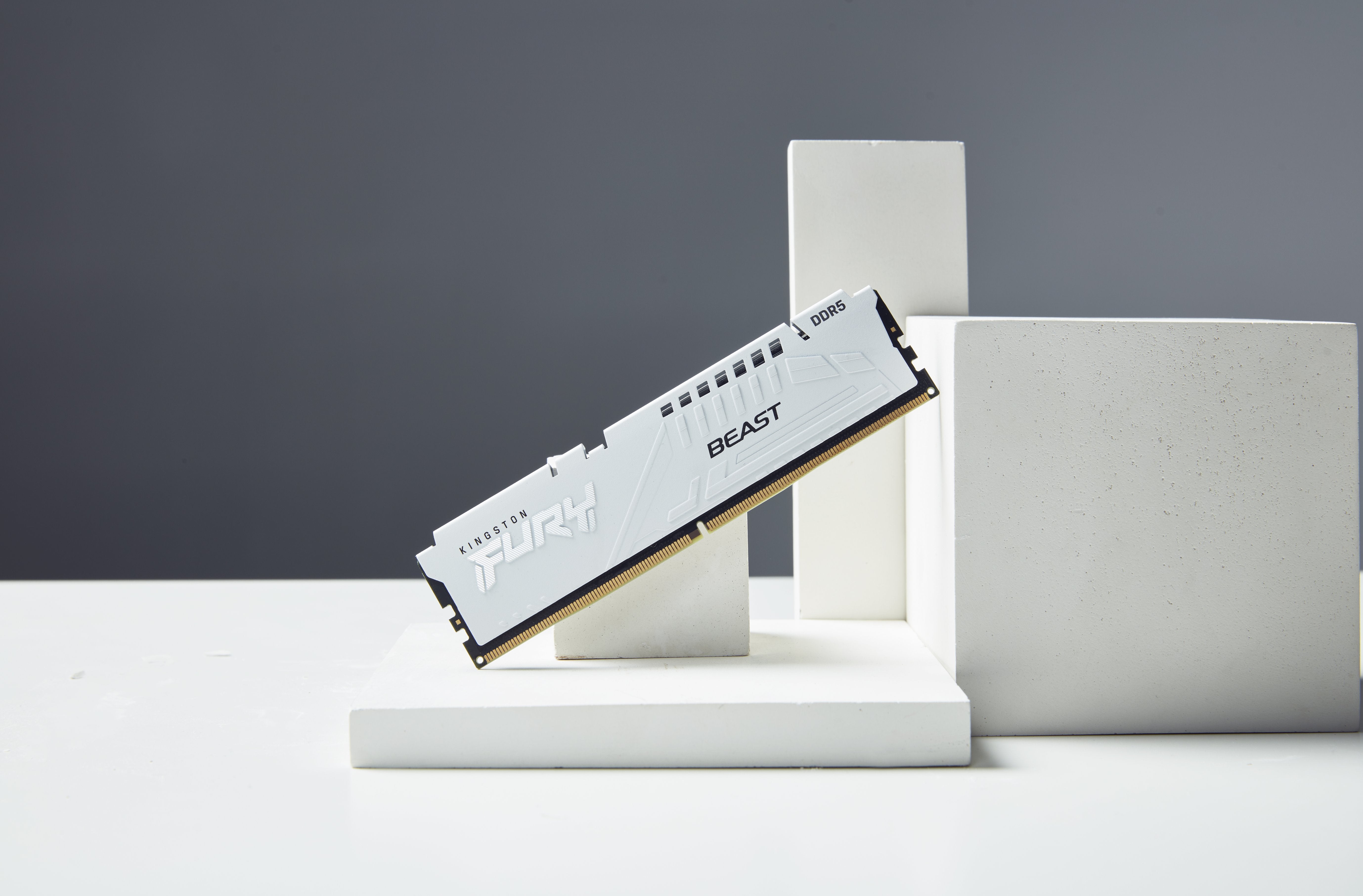 EAN 0740617345872 - Kingston Technology FURY Beast módulo de memoria 2 x 16 GB 6000 MT/s 288-pin DIMM imagen 11