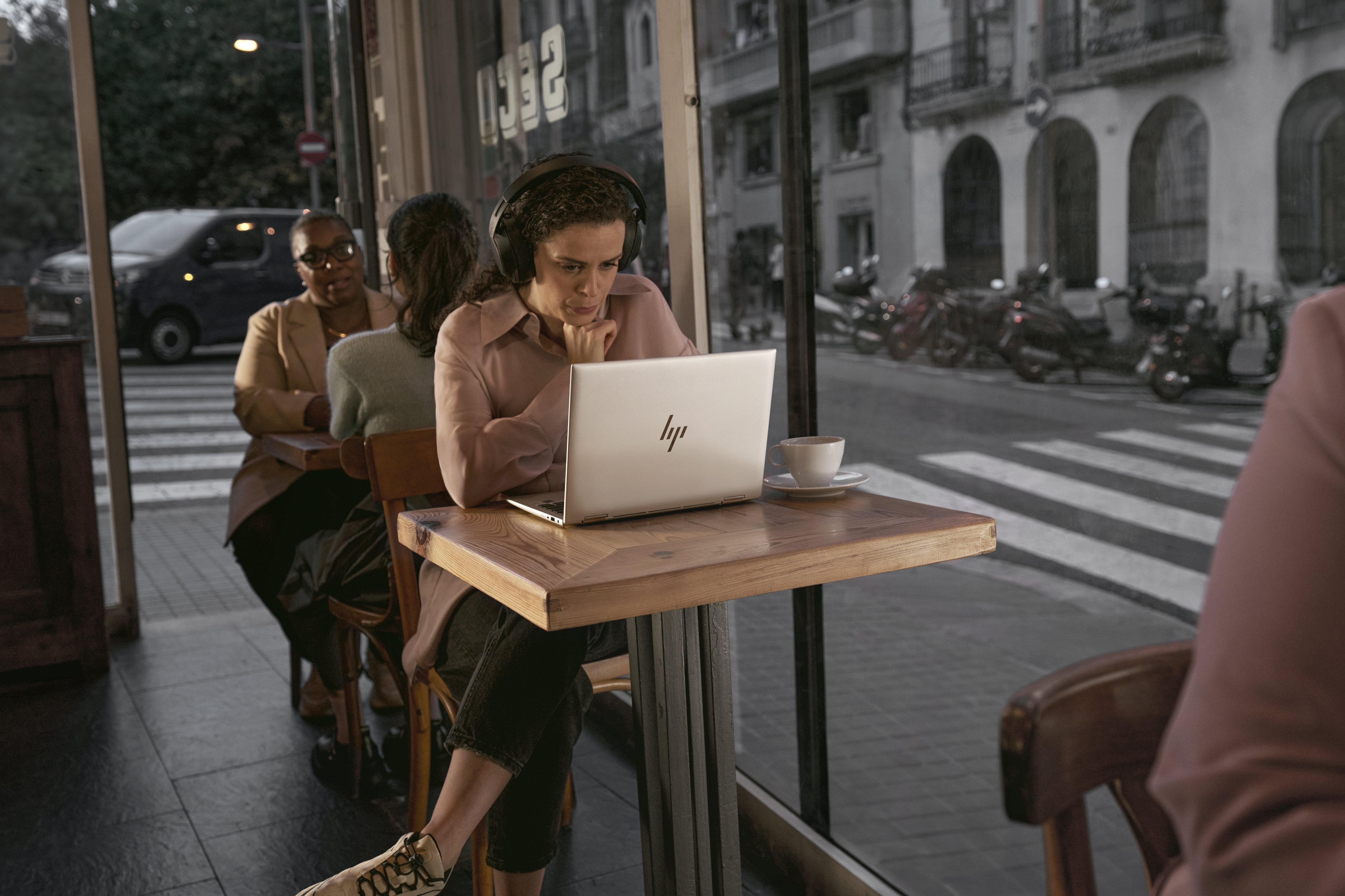 Hp Eb840g7 I5 16gb/256 Crtfd Rfrbd Pc Spain Spanish Localization