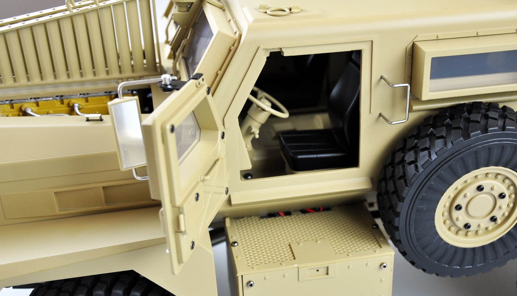 Amewi 22428 Rc- Vehículo Militar Terrestre Camión Con Radiocontrol (Rc) Motor Eléctrico 1:12