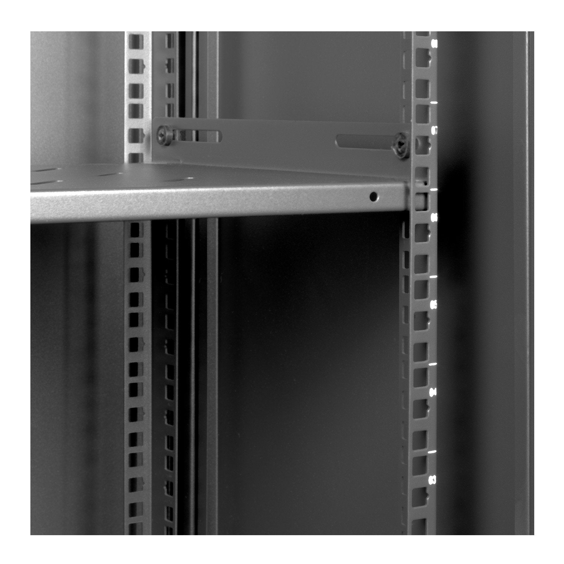 Aiten Data Ai6418 Armario Mural 18u Fondo 450 - Puerta De Cristal - Cerradura De Seguridad - Incluye Bandeja Fija Y
