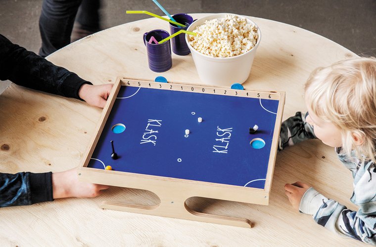 Juego De Disparos Magnéticos Klask "Una Batalla Magnética Épica"