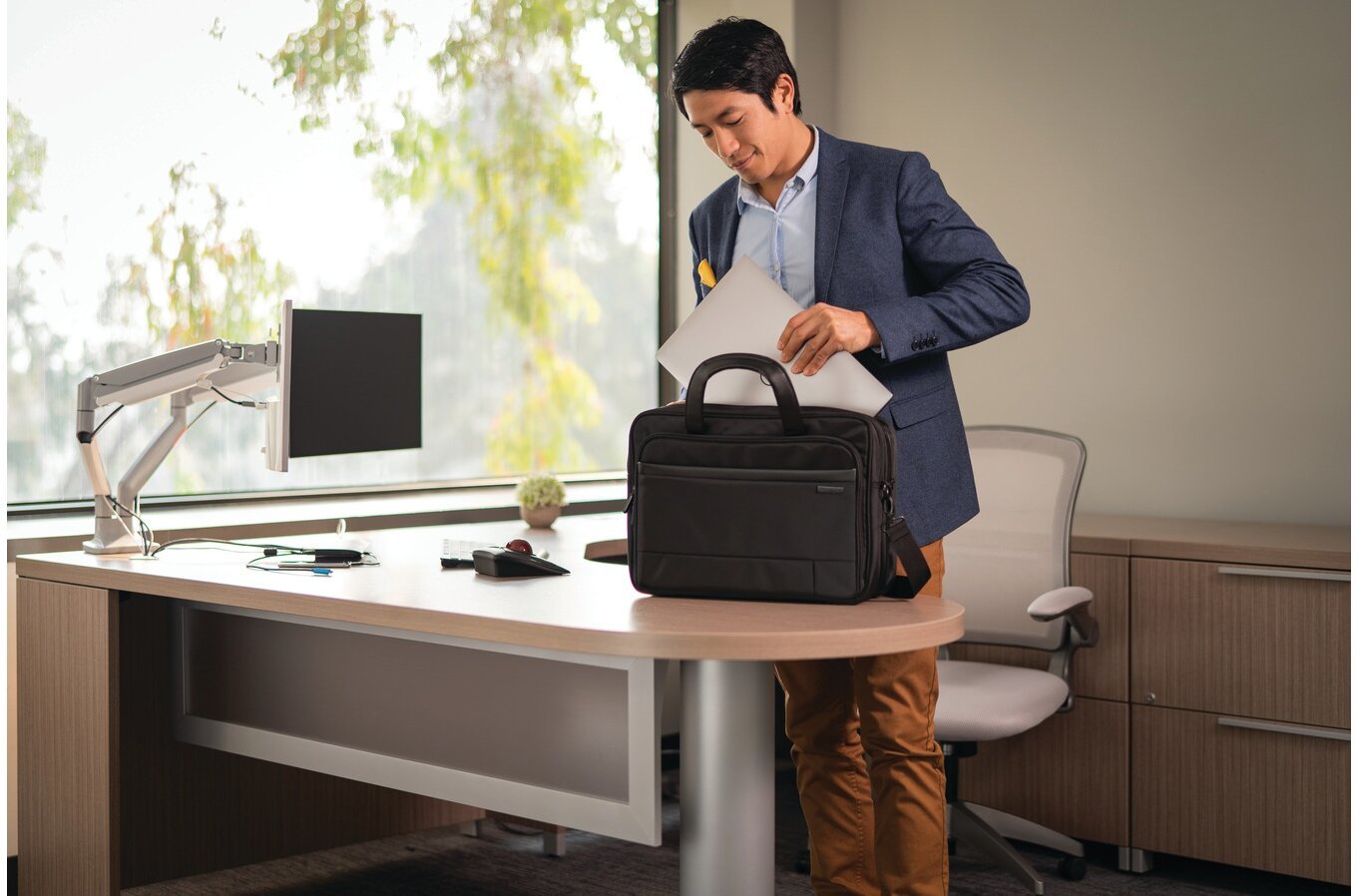 Kensington Maletín Contour 2.0 Business Para Portátiles: 15,6