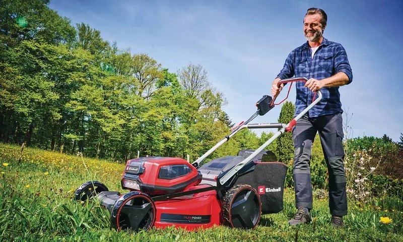 Cortacésped Inalámbrico Einhell Professional Gp-Cm 36/52 S Li Bl, 36 Voltios (2x18 Voltios) Rojo/Negro, 4 Baterías De Iones De Litio De 5,2 Ah, Con Tracción Trasera Vario Speed 3413320