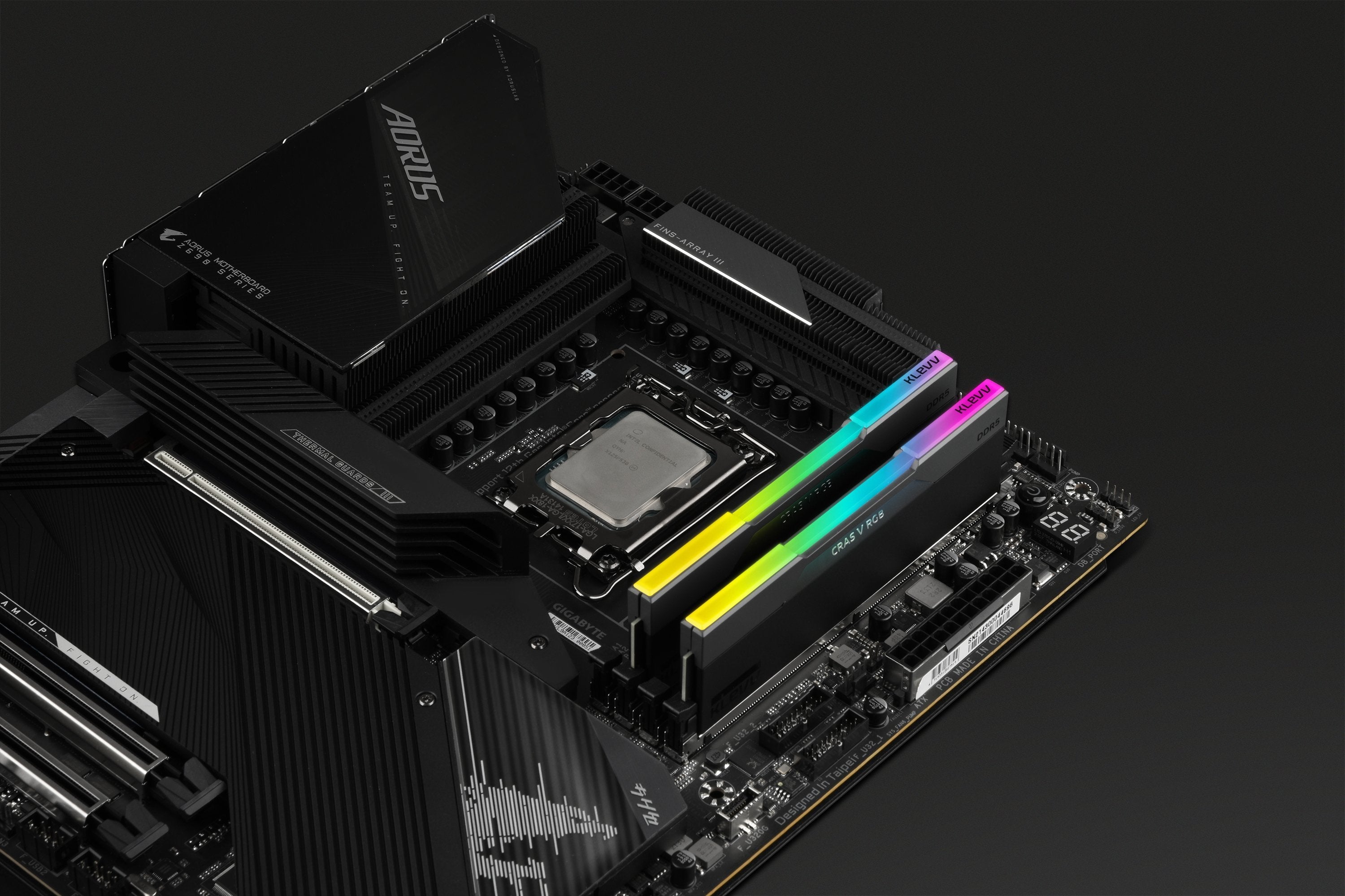 Klevv Memoria Ram Cras V Rgb Obsidian Negro - 32 Gb (2 X 16 Gb Kit) - Ddr5 6400 Udimm Cl30