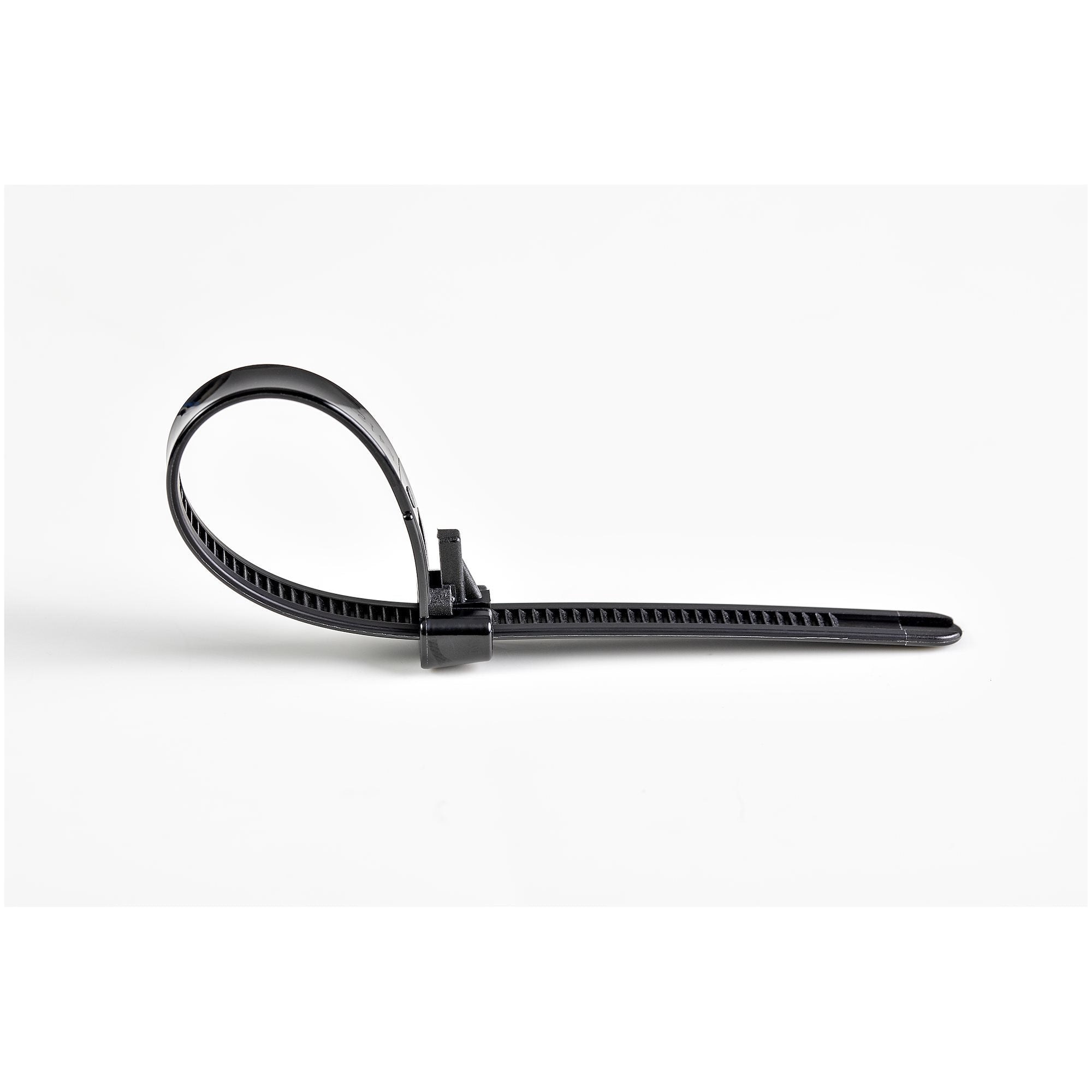EAN 0065030890458 - StarTech.com CBMZTRB6BK presilla Brida reutilizable Nylon, Plástico Negro 100 pieza(s) imagen 3