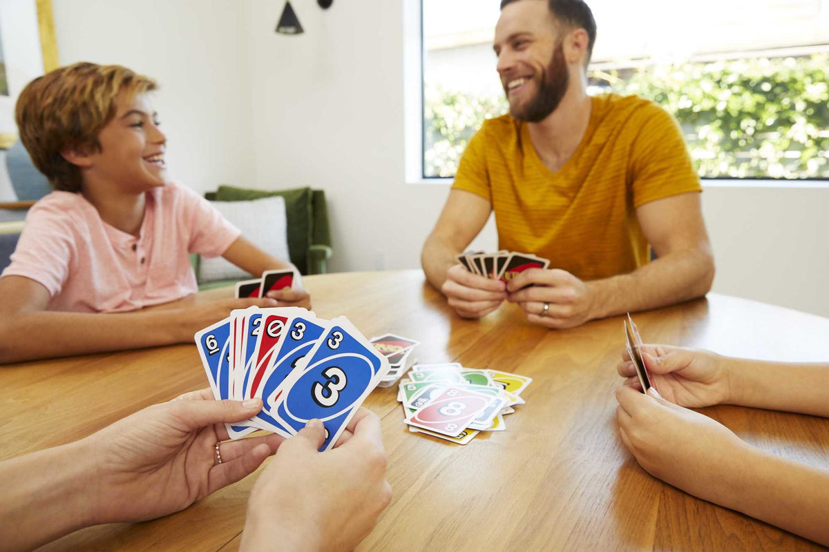 EAN 0746775036720 - Mattel Games W2085 juego de tablero 15 min Juego De Cartas Perder las cartas imagen 2