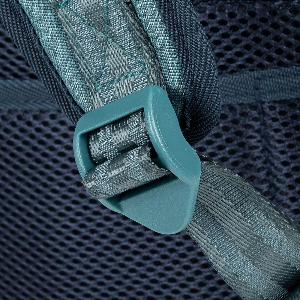 Rivacase Suzuka 7760 Mochila 15.6"  Color Aguamarina Poliéster