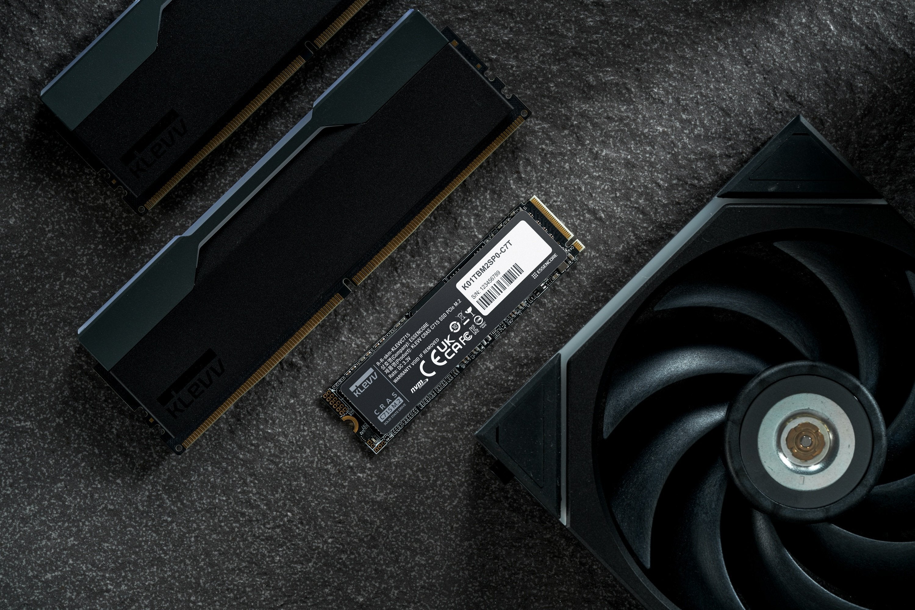 Klevv Ssd C715 - 256 Gb - M.2 2280 - Pcie 3.0 X4 Nvme