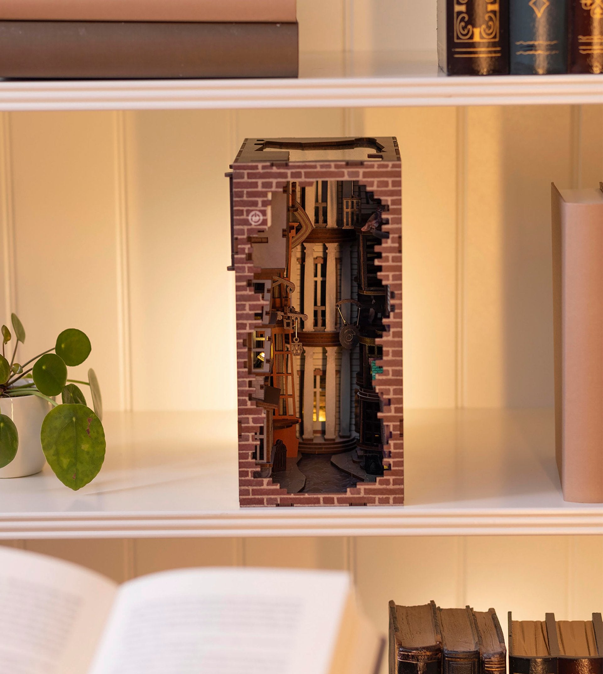 EAN 4009803005300 - Revell Tiny Adventures Diagon Alley-Harry Potter Maqueta de transatlántico Kit de montaje 1:24 imagen 28