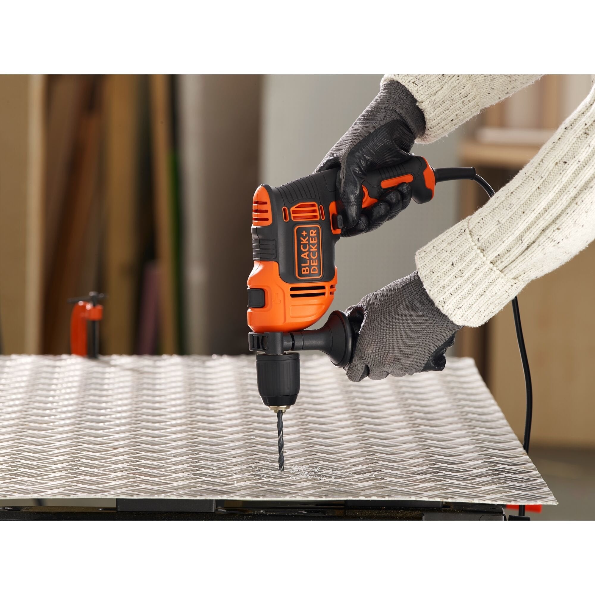 EAN 5035048681268 - Black & Decker BEH710-QS taladro 2800 RPM Negro, Naranja imagen 5