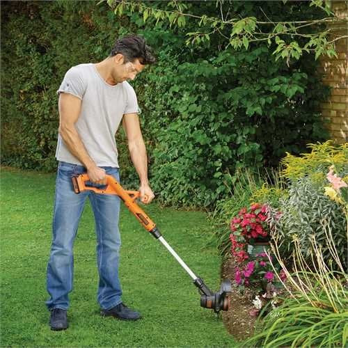 Desbrozadora Black+Decker Inalámbrico Trimmer St182320, Naranja De 18 Voltios/Negro, Batería De Iones De Litio 2.0ah St182320-Qw