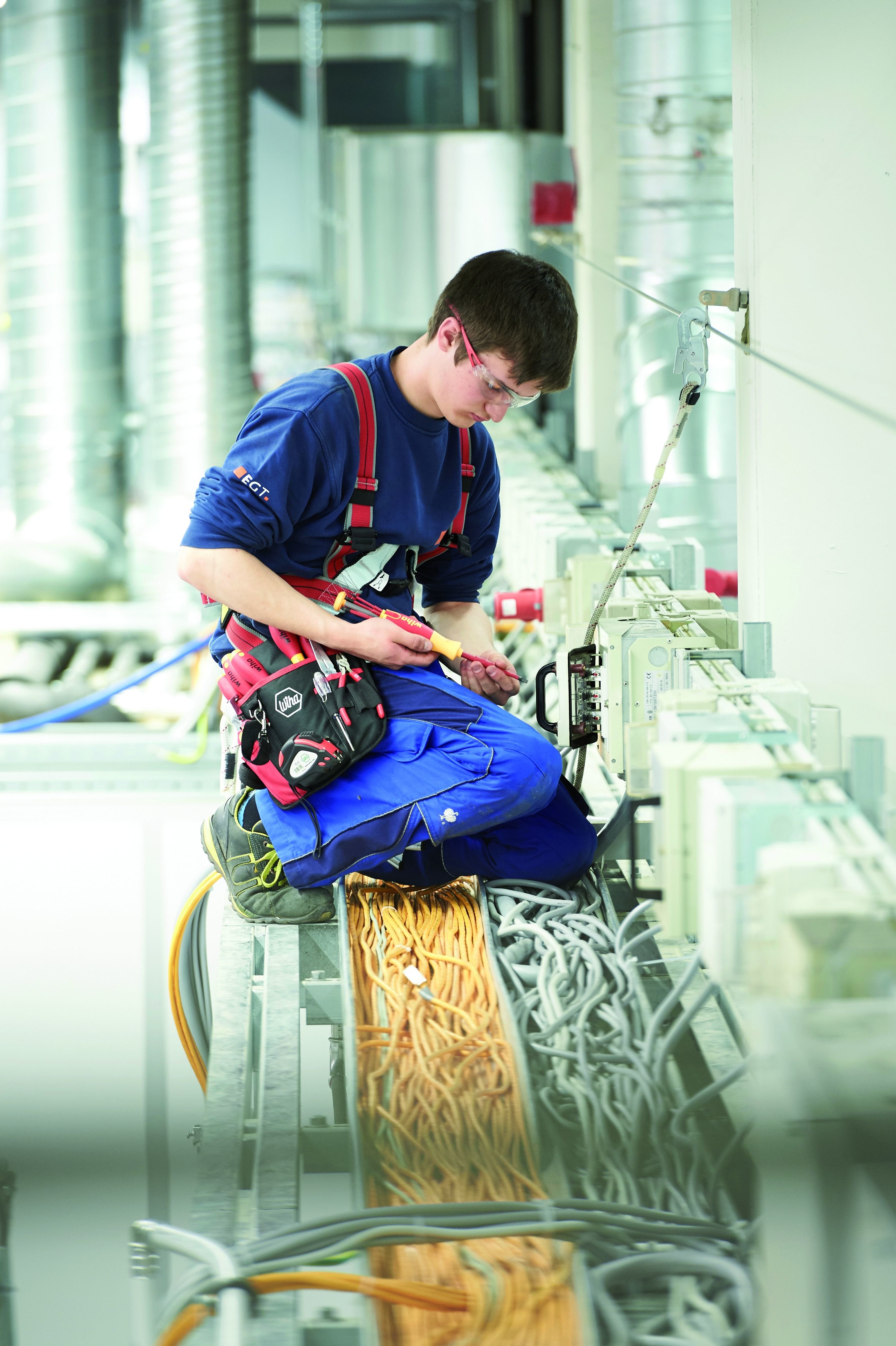 Destornillador Wiha Con Cargador De Puntas Liftup Electric (Rojo/Amarillo, 7 Partes)