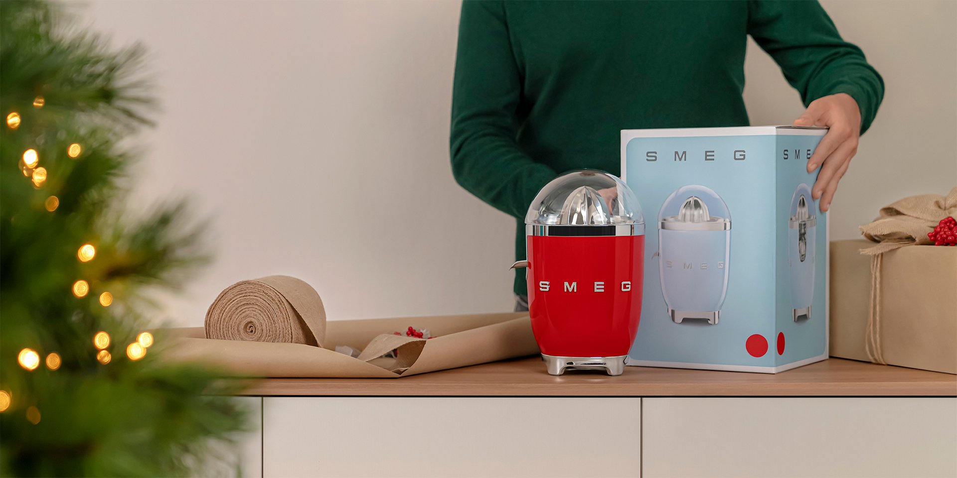 EAN 8017709318925 - Smeg CJF11RDEU prensa de cítricos eléctricos 70 W Rojo imagen 8