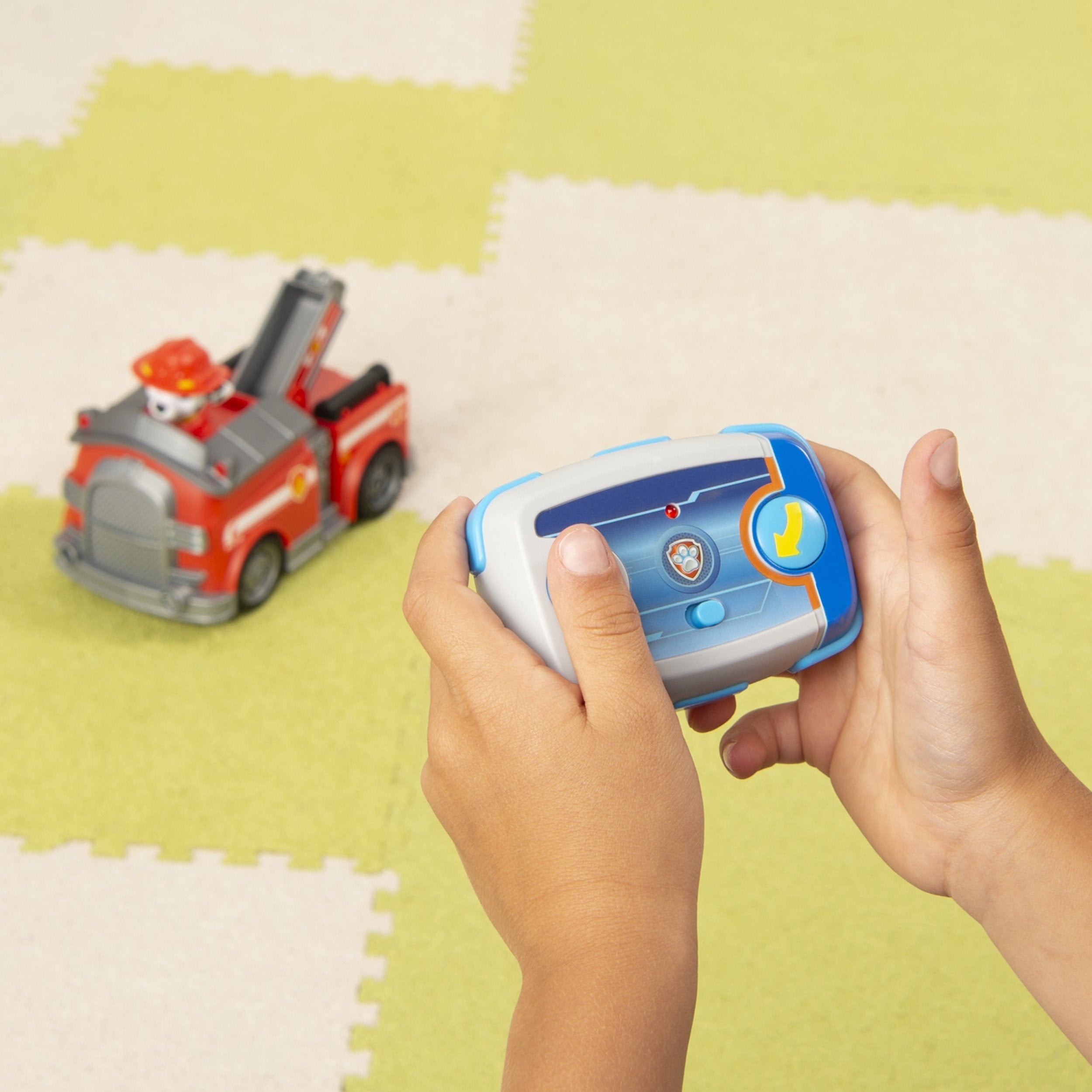 EAN 778988278697 - PAW Patrol 6054195 modelo controlado por radio Camión de bomberos Motor eléctrico imagen 3