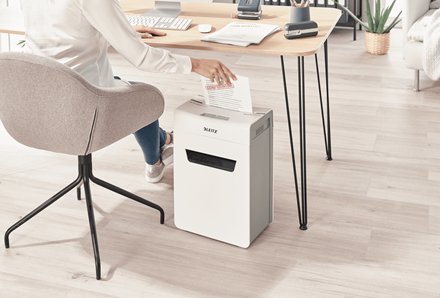 Destructora De Documentos Leitz Iq 10x Protect P4 / 4x28 / 10 Hojas / 18l / Clip /