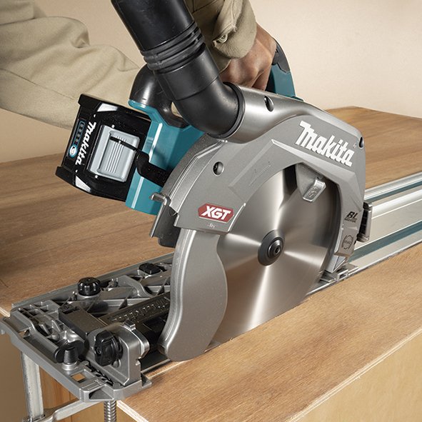 Sierra Circular Inalámbrica Makita Hs009gt201 Xgt, 40 Voltios Azul/Negro, 2 Baterías De Iones De Litio De 5,0 Ah Hs009gt201