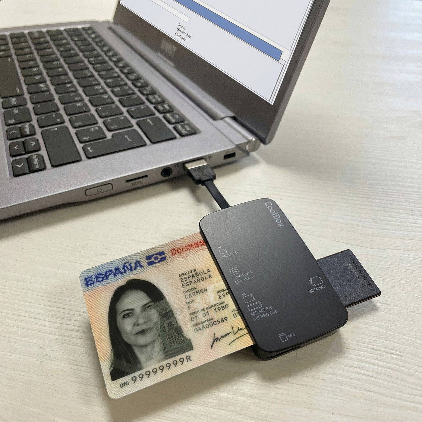 EAN 8436624420979 - CoolBox COO-CRE-4AC lector de tarjeta Negro imagen 5