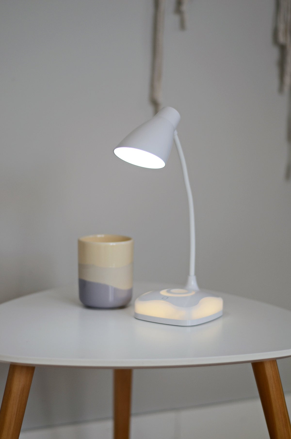 Lámpara De Escritorio Activejet Led Desk Lamp Aye-Classic Plus White