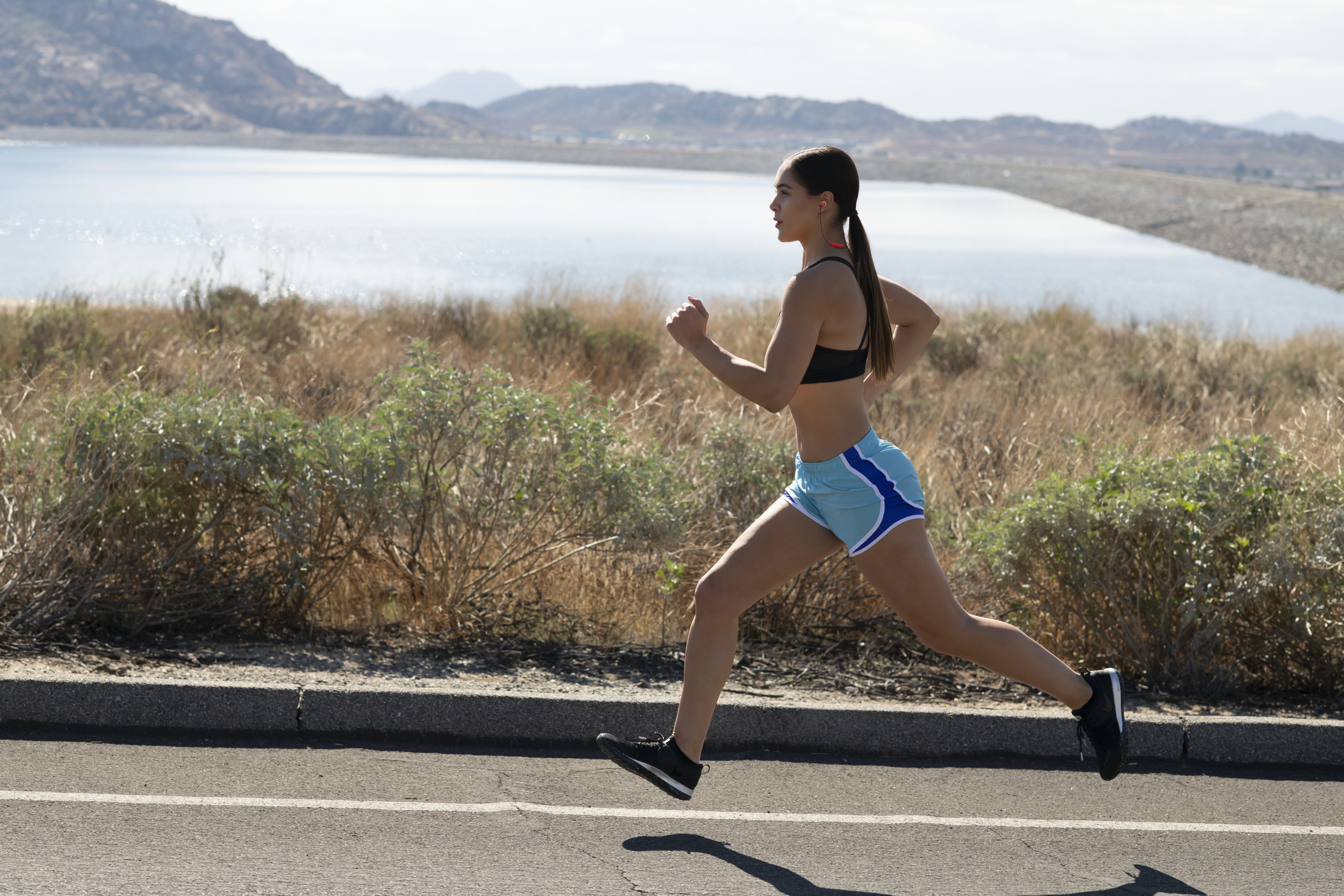 Auriculares Inalámbricos Deportivos Jbl Endurance Run Bt Con Micrófono Bluetooth Negro