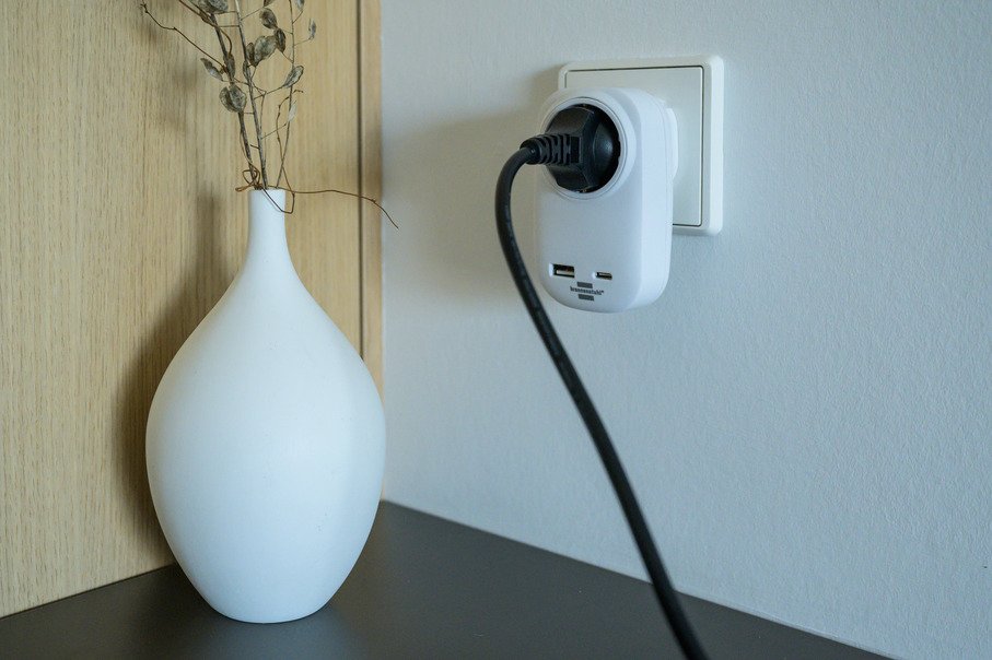 EAN 4007123672288 - Brennenstuhl 1508210 adaptador de enchufe eléctrico Blanco imagen 7